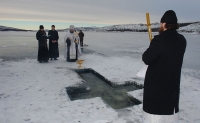 19 января 2016 года председатель Магаданской городской Думы Андрей Попов принял участие в церемонии крещенского освящения воды магаданского питьевого водохранилища