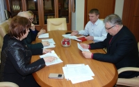 Первый заместитель председателя Думы Сергей Смирнов провел рабочую встречу с руководством управления образования мэрии Магадана.