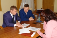 Председатель Магаданской городской Думы Сергей Смирнов провел рабочее совещание по вопросу строительства в Магадане лыжероллерной трассы.