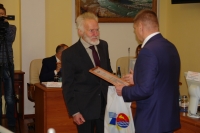 Сергей Смирнов вручил награды магаданцам, внесших вклад в развитие города.