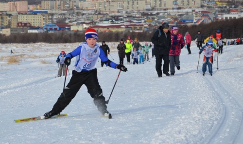 Сергей Смирнов вручил награды участникам и победителям Всероссийских лыжных гонок «Лыжня России»