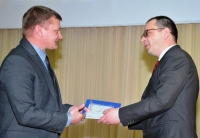 Сергей Смирнов поздравил педагогов 29 магаданской школы с 30-летием учреждения.