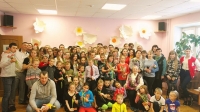 Виктор Баринов организовал “Праздник весны” для детей микрорайона “Марчекан”