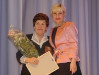 Виктория Голубева вручила Благодарственные письма ветеранам Колымы за достойный вклад в развитие территории.