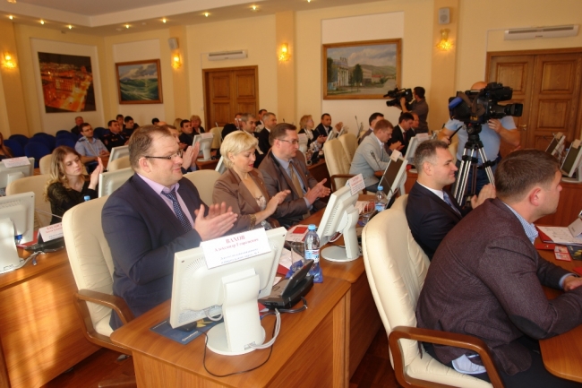 Два года назад 26 сентября 2015 года состоялось I (организационное) заседание Магаданской городской Думы VI созыва.