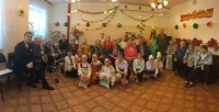 Сергей Смирнов помог организовать поездку школьников в магаданский Дом ветеранов 