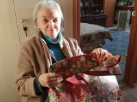 Ксения Суханкина поздравила одиноких пенсионеров, людей с ограниченными возможностями, их семьи с наступающим Новым годом
